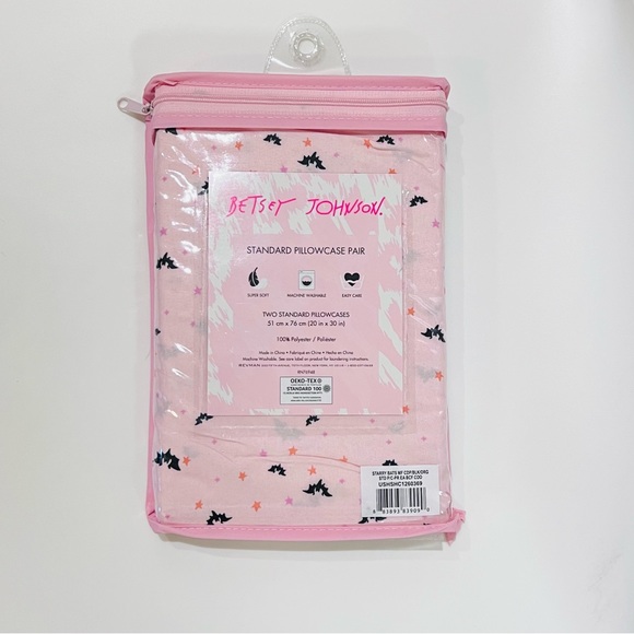 NWT Betsey Johnson Halloween Pink ‘Starry Bats’ Standard Pillowcase Set of 2 - Picture 3 of 5